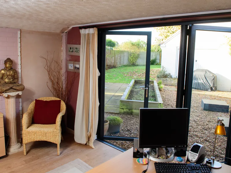 Bifold Plaistow