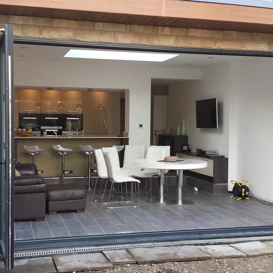 Bifold Plaistow